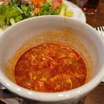 スペインバルジローナ - スペイン風 ニンニクスープ 卵と野菜が入った トマトとにんにく風味の スープでした