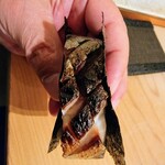 寿し道 桜田 - 焼き鯖寿司を海苔で包んで