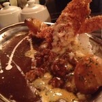 カレー屋アカマル - エビフライのせカレー