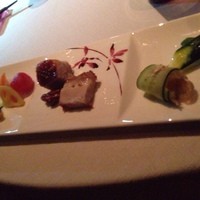 広東料理 センス - 前菜の盛り合わせ キュウリ チャーシュー 野菜の酢漬け