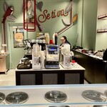 Se Ti Va - カラフルな店です