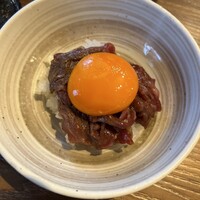 炭火焼肉ホルモン うしごろ 中目黒店 - とろけるロース