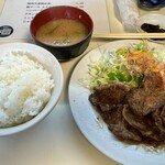 Oshokujidokoro Akemi - 豚肉生姜焼定食❗️