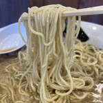 椿ラーメンショップ - 硬めに頼んだ麺