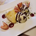 モダンパスタ - イチゴがハートマークでした。