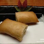 一心鮨 光洋 - 春巻き百合根、油切り完璧です。下の受紙に油がしみていません。