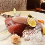 千里十里 - 絶品‼︎ 刺し盛り5種　(かつお/ぶり/ほうぼう/あじ/太刀魚)