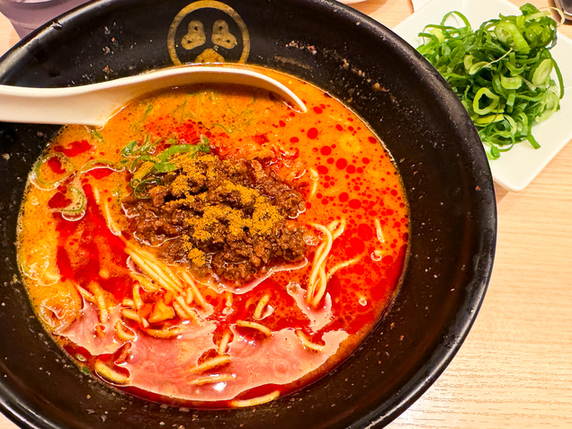 久しぶりに品川で飲んだ帰りに スパイシー豚骨担々麺』by マルひ