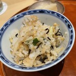 銀座 しのはら - 炊き込みご飯　かき揚げの他にアスパラガス、百合根、塩昆布