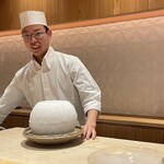 銀座 しのはら - 雪まろげを切ったところの田中さん