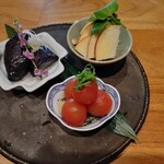 Nihonshu To Shunsai Nagono Keno Hi - お隣さんの前菜