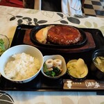 味吉亭 - 料理写真:ハンバーグ+定食