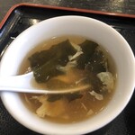 中華酒坊 王記餃子 - スープのアップ