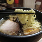 Gottsu Ora Men - 自家製の中太麺