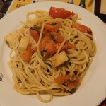 Pankontomate - 生トマト、モッツァレラ、アンチョビ