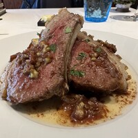 アーティショー - 島根県産猪のロースト、蕗のとうとトマトと赤味噌のソース。