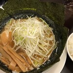 湘南あっさり豚骨ラーメン 寅そば - 料理写真: