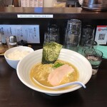 Menya Yururi - 濃厚鶏白湯なこの一杯