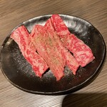 飛騨牛焼肉・韓国料理 丸明 - ハラミです。細長くカットされています