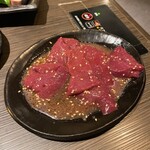 飛騨牛焼肉・韓国料理 丸明 - 牛レバーです