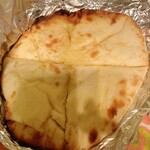 アジアンダイニング ダリマ - チーズナン　