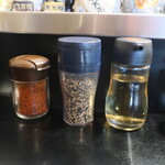 麺家 うえだ - 卓上調味料