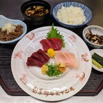 Three types of Sakura sashimi set meal