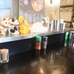 麺家 うえだ - カウンター上の様子