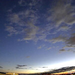 JiProign - 霞ヶ浦か鹿島灘で起こる上昇気流に引き寄せられてか地表に近い雲は日の出の方向、東へと向かう。