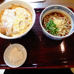 Yotsugiya - カツ丼と蕎麦のセット