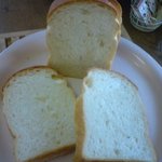 ネコヤベーカリー - 山食￥３００／ハーフ￥１５０