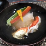 日本料理 四幸 - 【椀物】蟹真薯、蟹足、柚子、金時人参