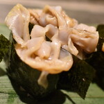 Sushi Uogashi Nihonichi - 貝ひも２貫・帆立（３００円）２０２３年１２月
