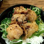 もつ鍋ラーメン r6ku - ホルモン丼(小)