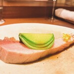 アカ - ブリと青芯大根