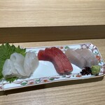 Aduma Zushi - お刺身三点盛り