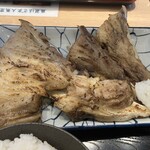 魚菜はざま - カマがデカい！