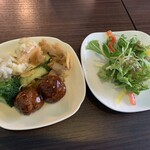 Chuukako Zararyouri Ando Kafe Daofu - おかず、サラダ、スープ、ご飯は好きなだけスタイル。