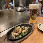 Fukuchan Ekie - 牡蠣のバター焼きとビール