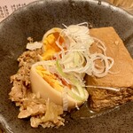 Taishuusoba Sakabashinobuan - 肉豆腐　しゅんでます　でも卵が被った