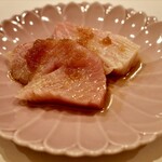 鮨 やすみつ - 5日寝かせた鰤 1週間寝かせた玉ねぎおろし