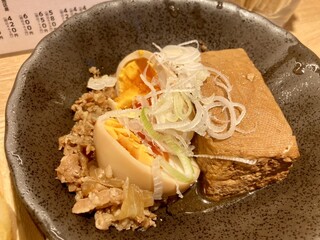 Taishuusoba Sakabashinobuan - 肉豆腐　しゅんでます　でも卵が被った