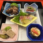 Ryouteiyamabuki - 秋刀魚佐土原茄子カレー風味・鮪胡麻醤油・鶏網焼き・朝カルパッチョ・パテドカンパーニュピクルス