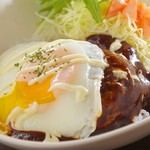 Kokage coffee - デミグラスソースで煮込んだハンバーグと半熟目玉焼きがたまらない♡