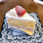 パティスリー カジワラ - いちごのショートケーキ
