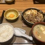 Yayoi Ken - 肉増 すき焼き定食