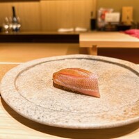鮨 由う - 