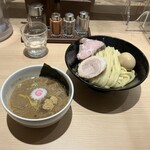 頑者 アンダーグラウンドラーメン - 