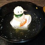 日本料理 馳惣 - 干し貝柱しんじょう
      雪だるまものっています。