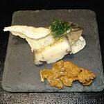 日本料理 馳惣 - アワビ柔らか煮、２種類のおこげ
      手前は肝のおこげです。